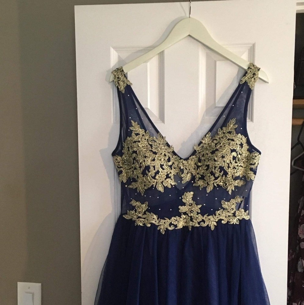 Prom/Graduation Dress - Picture 4 of 4